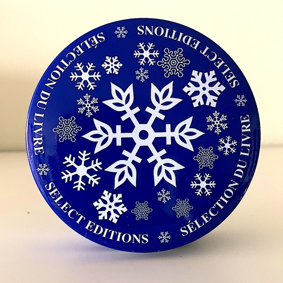 3/$25 ⭐️ Blue Snowflake Wax Candle in Tin - Picture 1 of 2
